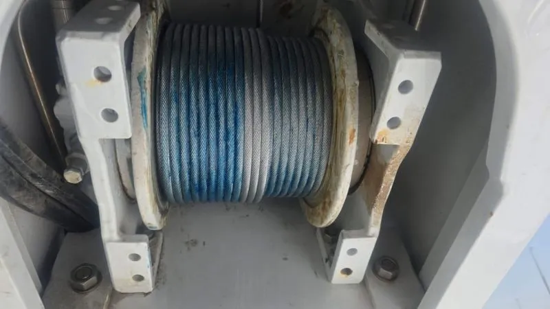 Yacht deck crane wire rope renewal