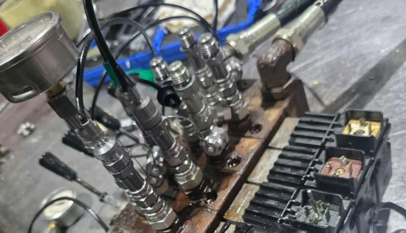 Yacht deck crane directional valve overhaul